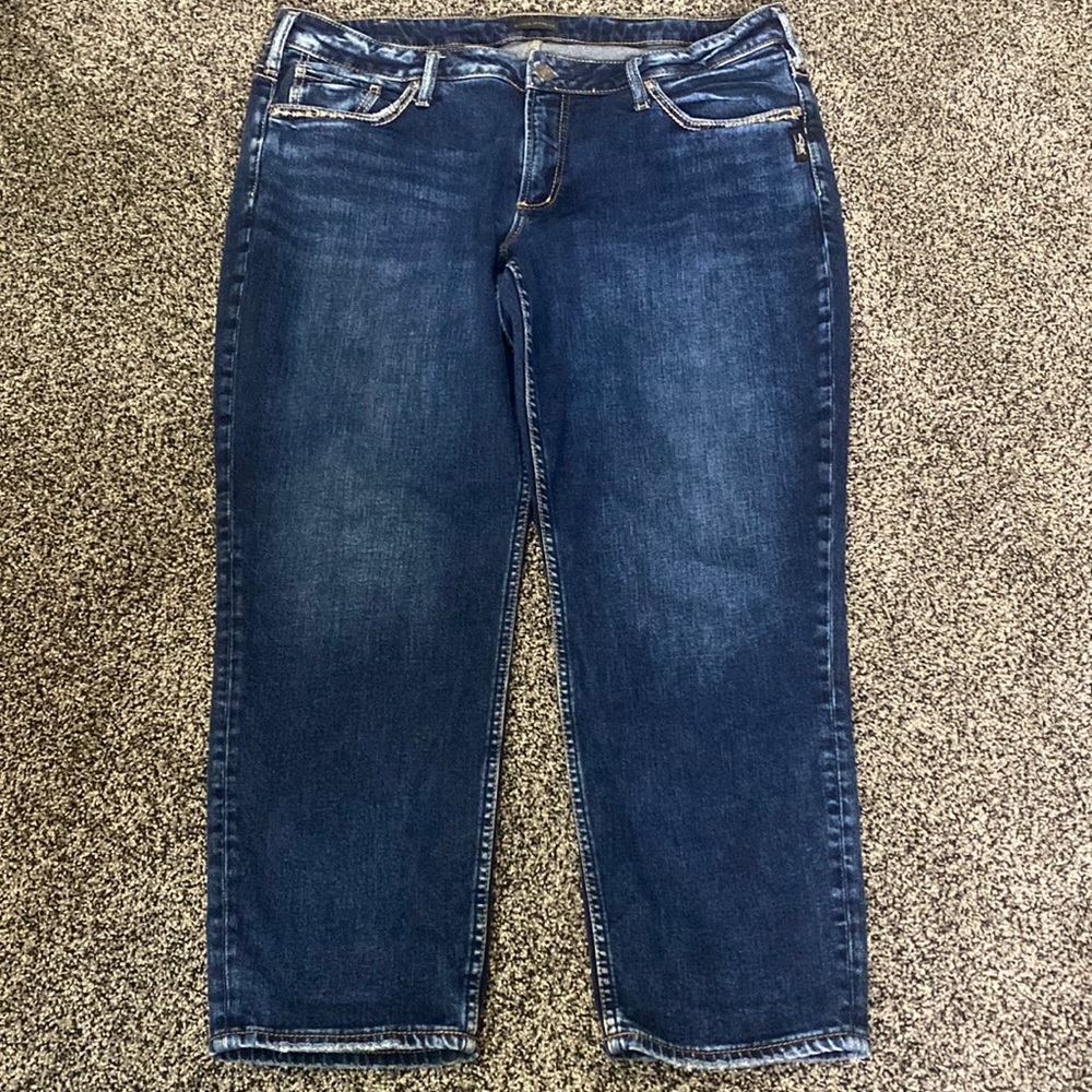 Silver Jeans Capris. Like new. Boyfriend fit.